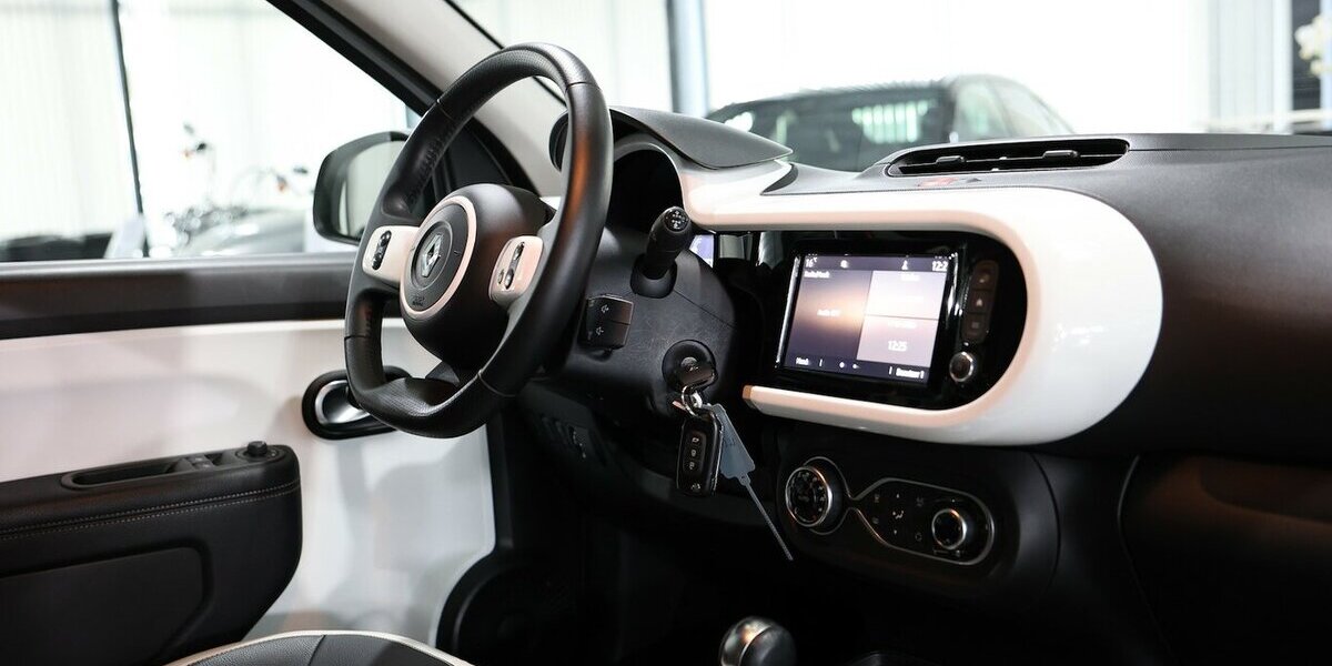 Renault Twingo INTENS ELECTRIC SPURHALTE, LEDER, KAMERA 12.000 km 13.400 &euro; Hamm 59077
