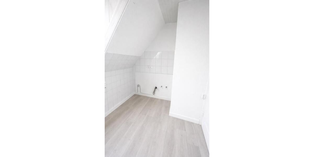 Dachgeschoßwohnung Werl - 1 Zimmer, 32 m&sup2;, 400&euro; | Angebot:25839853