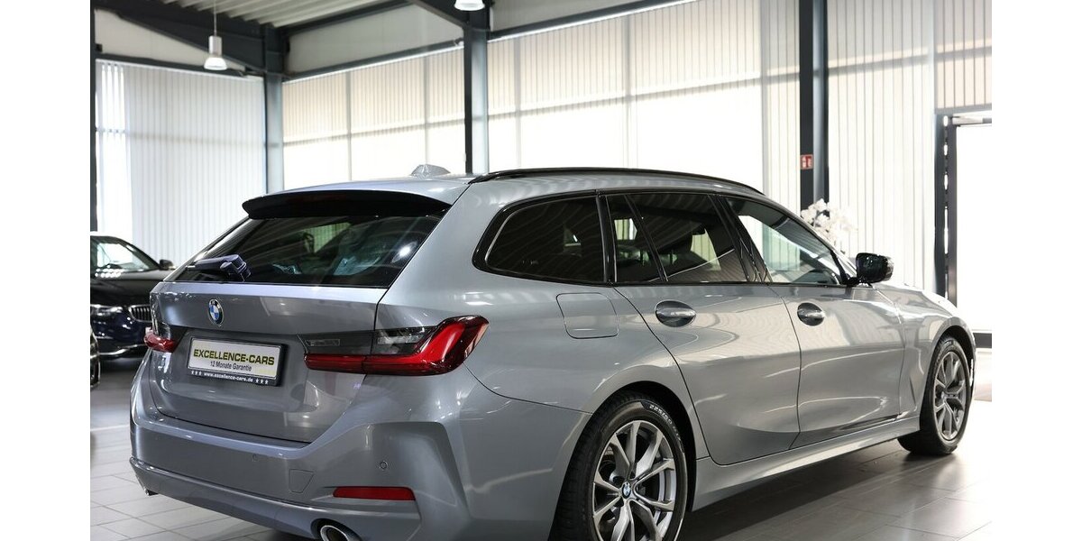 BMW 318d Touring SPORT / PANORAMA,LEDER,CURVED+HUD 53.000 km 29.993 &euro; Hamm 59077