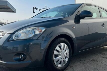 Kia ceed / Ceed 182.000 km 2.190 &euro; Ascheberg 59387