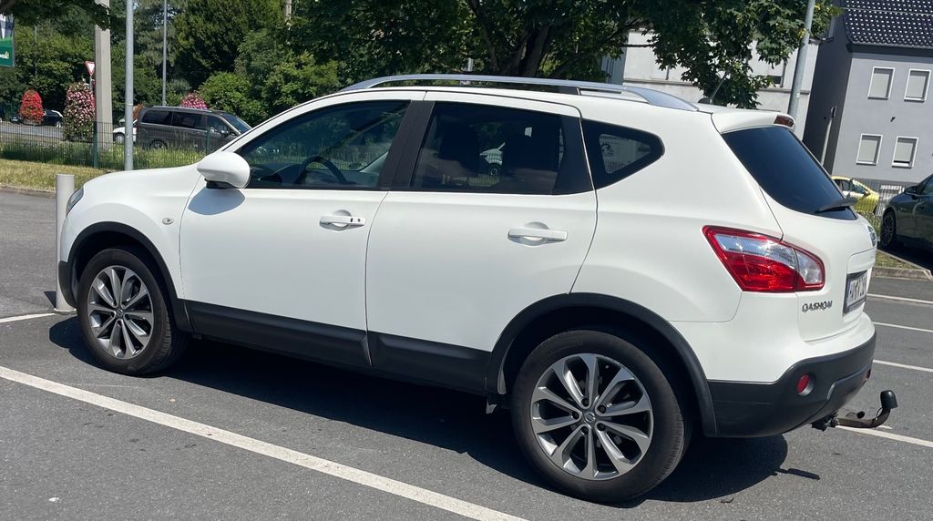 Nissan Qashqai 218.000 km 5.200 &euro; Hamm 59067