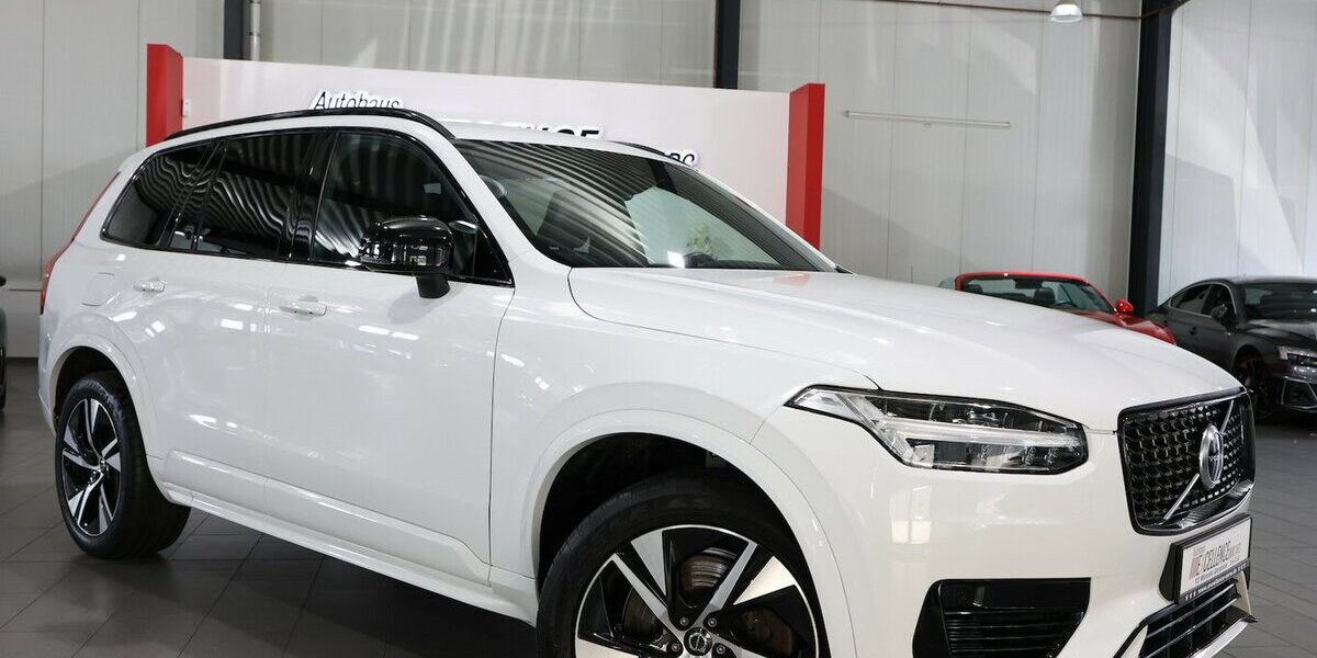 Volvo XC90 RECHARGE P-HEV AWD R-DESIGN SPORT 7-SITZER 137.000 km 37.991 &euro; Hamm 59077