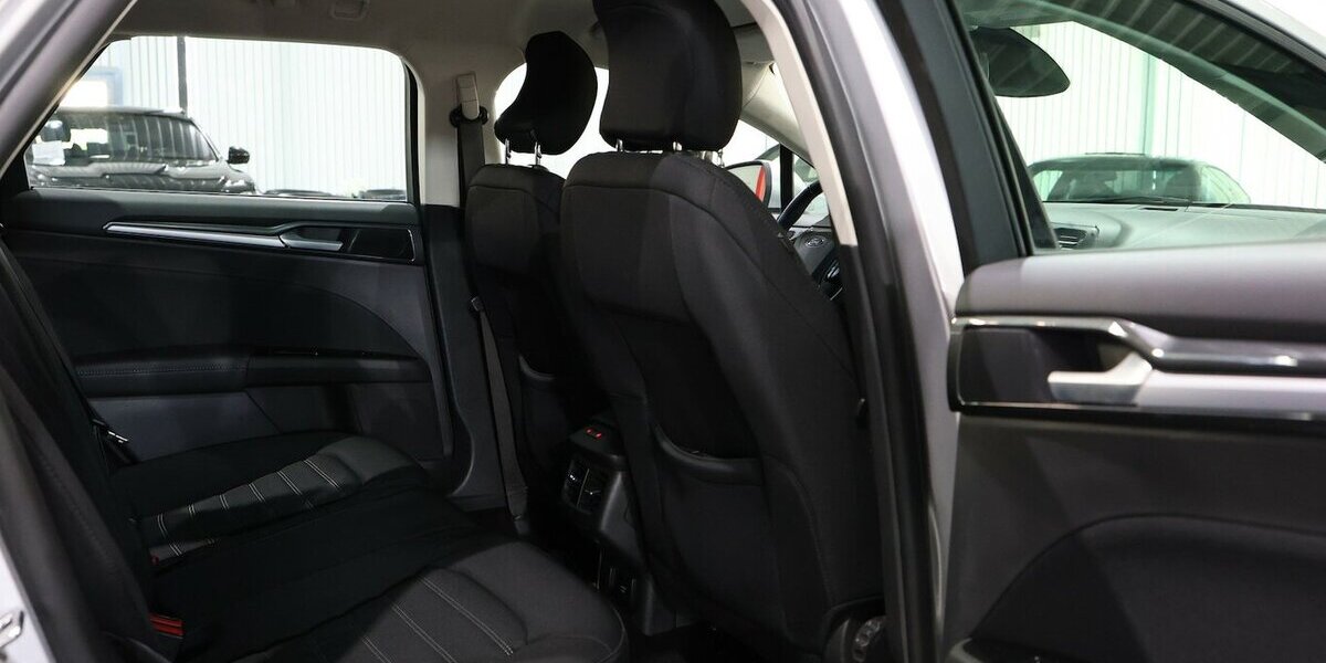 Ford Mondeo Tunier 2.0 EB / LED / NAVI+KAMERA / AHK 124.000 km 15.777 &euro; Hamm 59077
