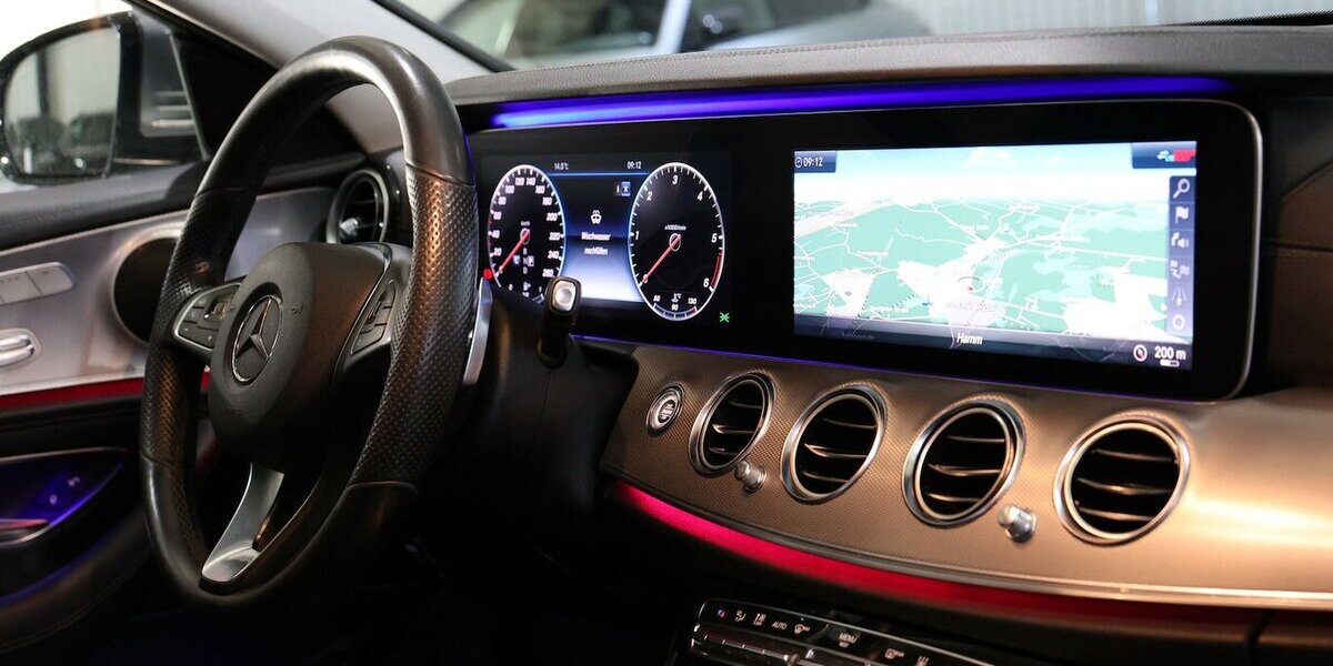 Mercedes-Benz E 220 d 4M LUXURY / WIDESCREEN+HEAD-UP / LED 150.000 km 25.991 &euro; Hamm 59077