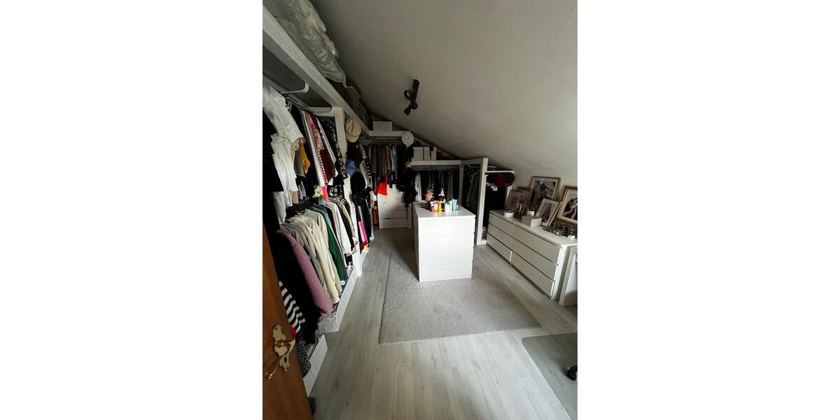 Dachgeschoßwohnung Hemer - 3 Zimmer, 110 m&sup2;, 950&euro; | Angebot:25397374