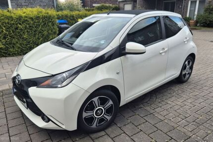 Toyota Aygo (X) 49.000 km 7.800 &euro; Lüdinghausen 59348
