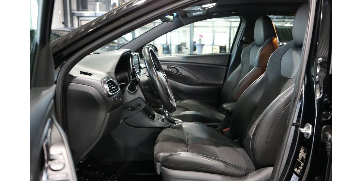 Hyundai i30 N 2.0 T-GDI N-PERFORMANCE / PANORAMA / LED 127.000 km 18.700 &euro; Hamm 59077