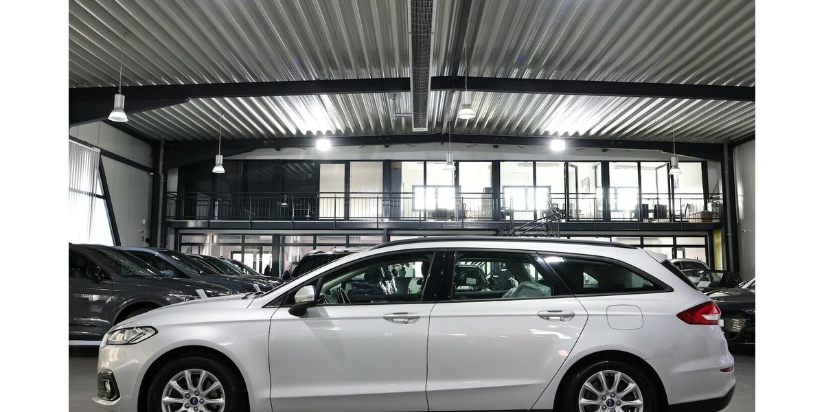 Ford Mondeo Tunier 2.0 EB / LED / NAVI+KAMERA / AHK 124.000 km 15.777 &euro; Hamm 59077