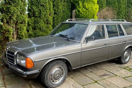 Mercedes-Benz 200 119.000 km 10.800 &euro; Dortmund 44267