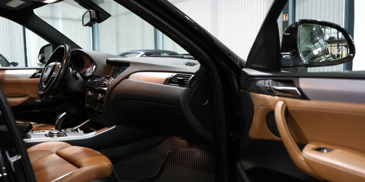 BMW X4 xDrive 28i M-SPORT / BLACK & BROWN / XENON 173.000 km 16.994 &euro; Hamm 59077