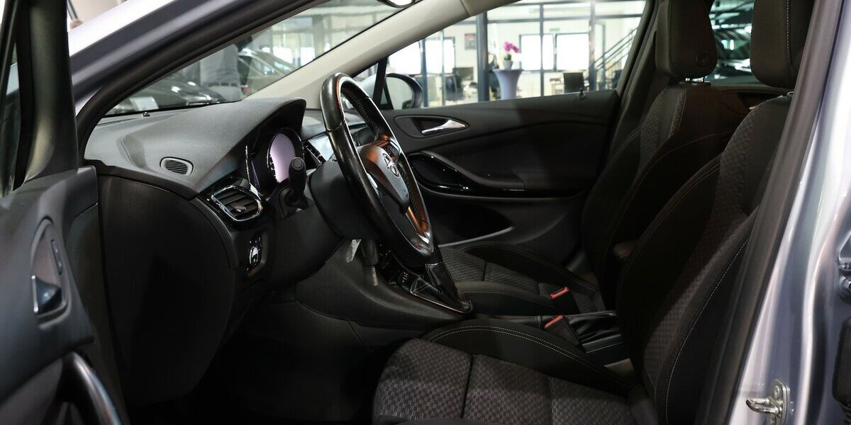 Opel Astra K ST 1.6 T ACTIVE 200-PS / APPLE+ANDROID 130.000 km 8.991 &euro; Hamm 59077