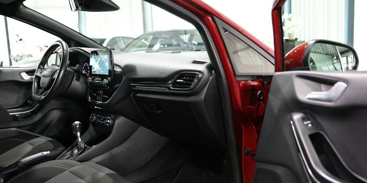 Ford Fiesta 1.0 EB ST-LINE SPORT / LED / NAVI+APPLE 89.000 km 12.444 &euro; Hamm 59077