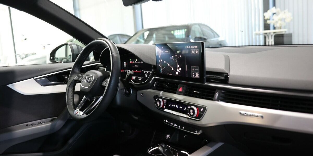 Audi A4 Avant 40 TFSI QUATTRO S-LINE SPORT BLACK TOP 113.000 km 26.888 &euro; Hamm 59077