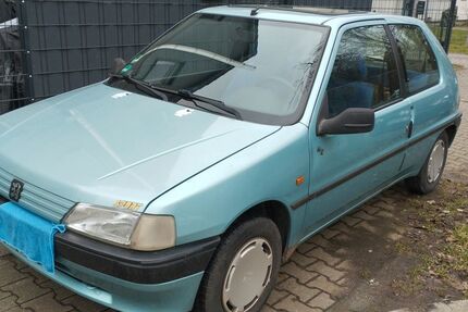 Peugeot 106 144.000 km 800 &euro; Lünen 44536