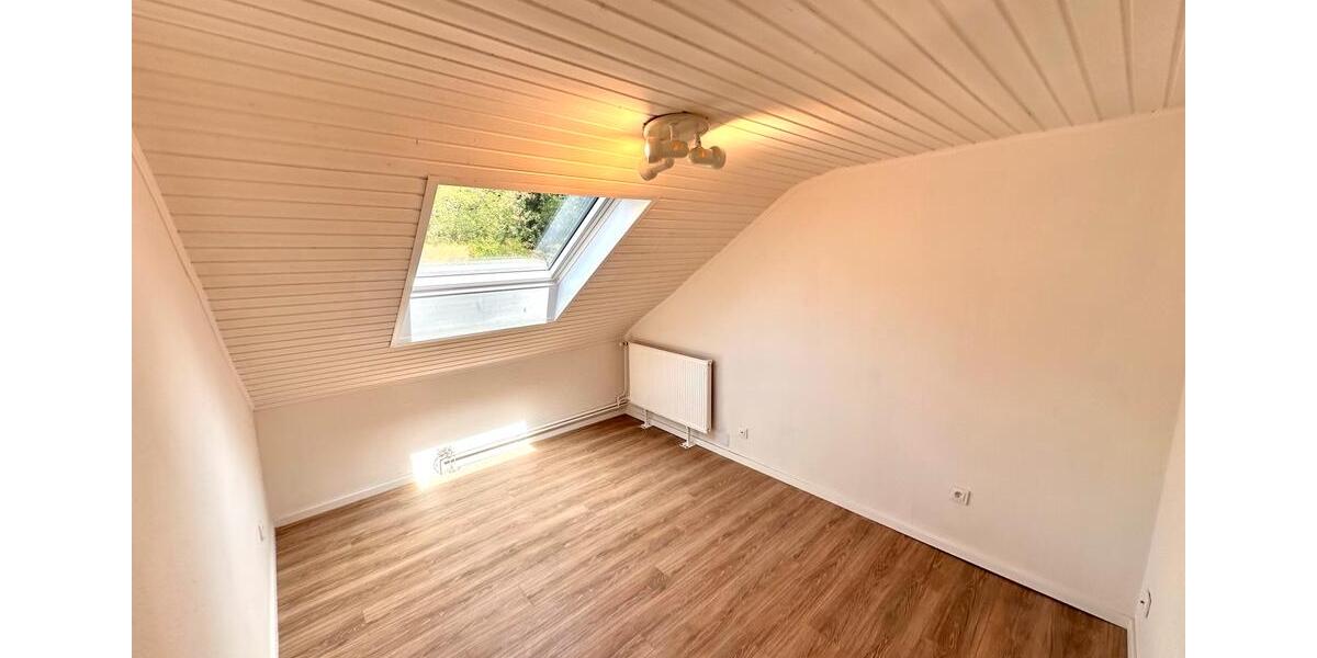 Doppelhaushälfte Hemer - 8 Zimmer, 155 m&sup2;, 1.400&euro; | Angebot:26006012