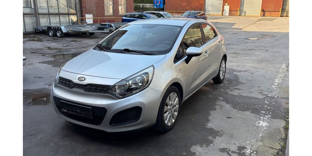 Kia Rio 78.000 km 5.399 &euro; Iserlohn 58640