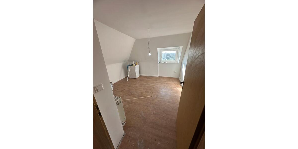 Dachgeschoßwohnung Dortmund Eving - 2 Zimmer, 30 m&sup2;, 450&euro; | Angebot:25725343