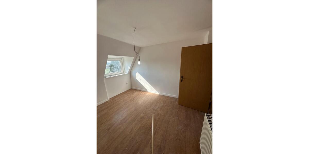 Dachgeschoßwohnung Dortmund Eving - 2 Zimmer, 30 m&sup2;, 450&euro; | Angebot:25725343