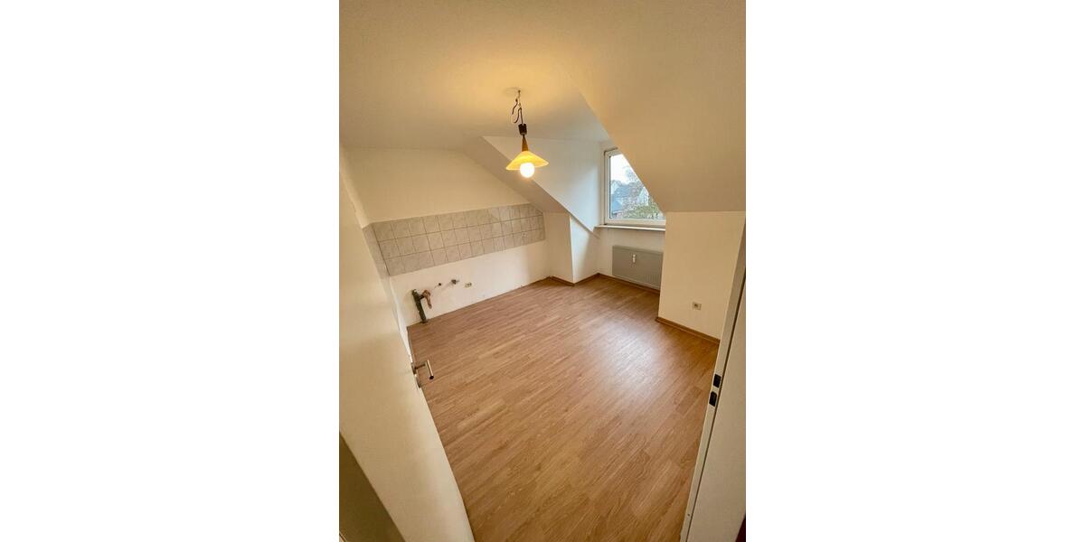 Dachgeschoßwohnung Dortmund Brackel - 2.5 Zimmer, 70 m&sup2;, 650&euro; | Angebot:25838710