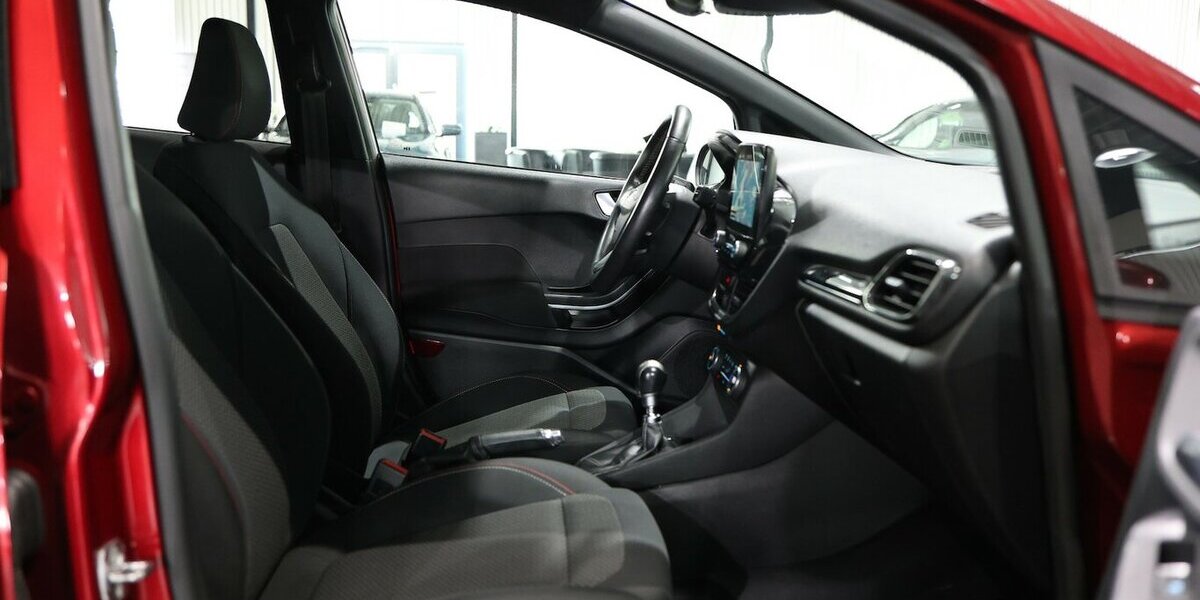 Ford Fiesta 1.0 EB ST-LINE SPORT / LED / NAVI+APPLE 89.000 km 12.444 &euro; Hamm 59077
