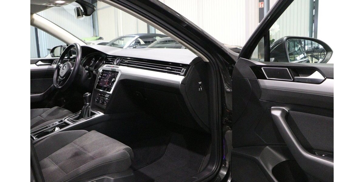 VW Passat 1.4 TSI Comfortline NAVI-DM+APPLE+ANDROID 159.000 km 11.444 &euro; Hamm 59077
