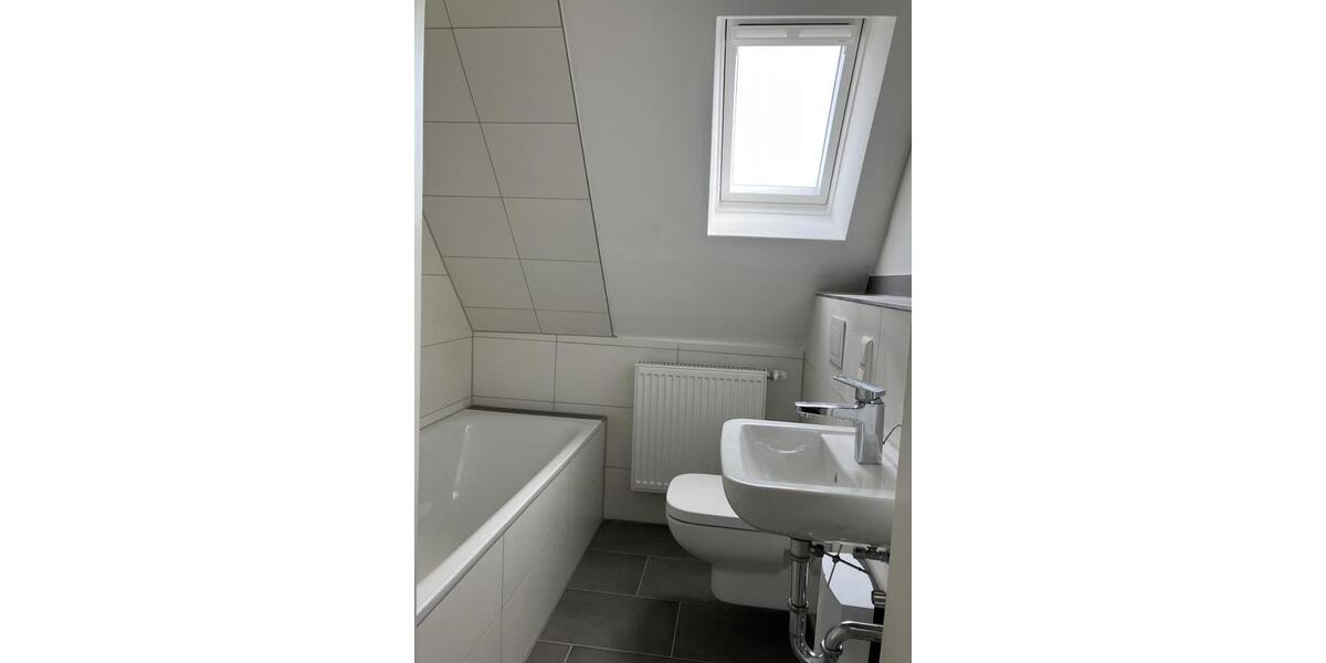 Dachgeschoßwohnung Lünen Brambauer - 2.5 Zimmer, 43 m&sup2;, 326&euro; | Angebot:26568685