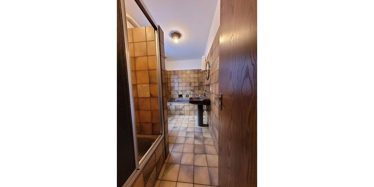 Erdgeschoßwohnung Hagen Hohenlimburg - 3 Zimmer, 93 m&sup2;, 595&euro; | Angebot:26630936