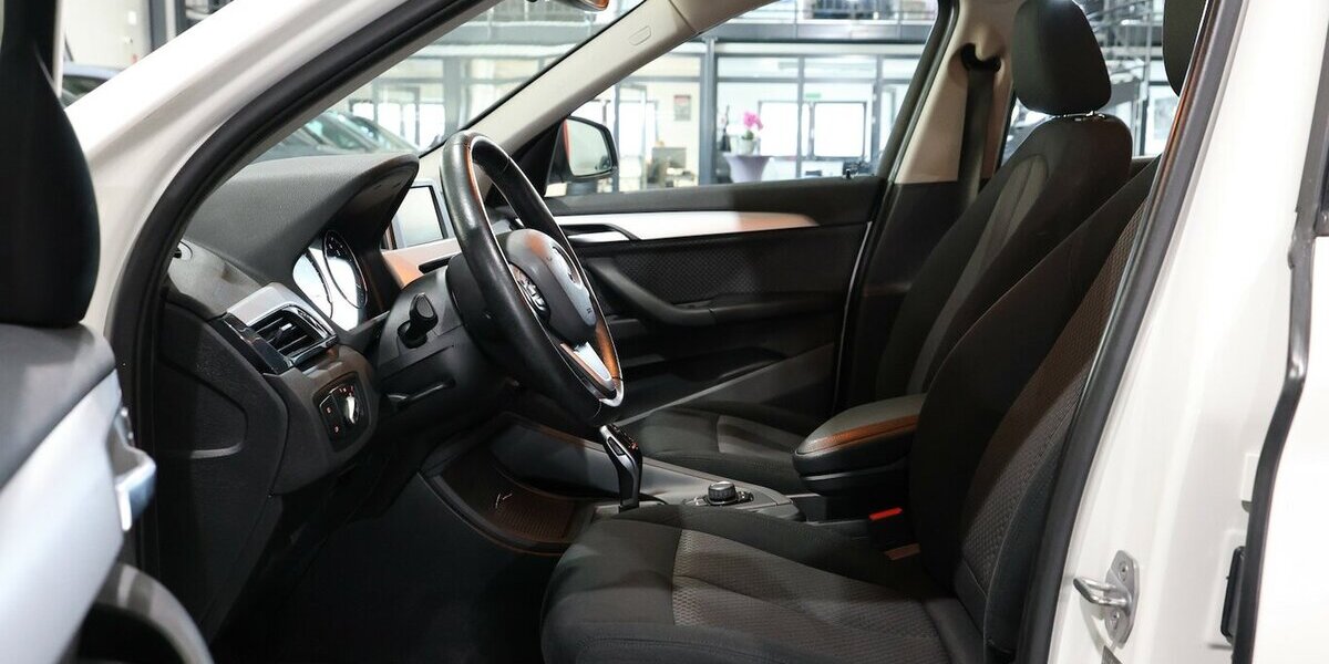BMW X1 sDrive 18i Advantage WHITE / AUTOMATIK / 89.000 km 17.991 &euro; Hamm 59077