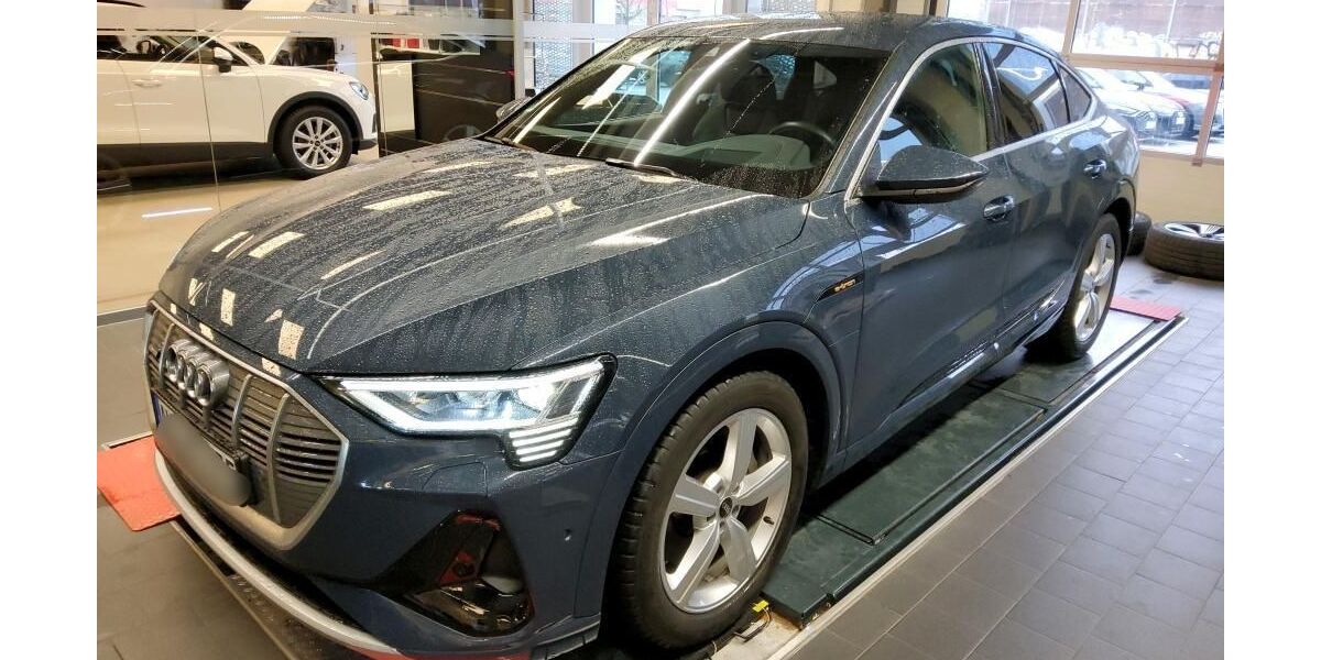 Audi e-tron 54.326 km 35.525 &euro; Hagen 58091