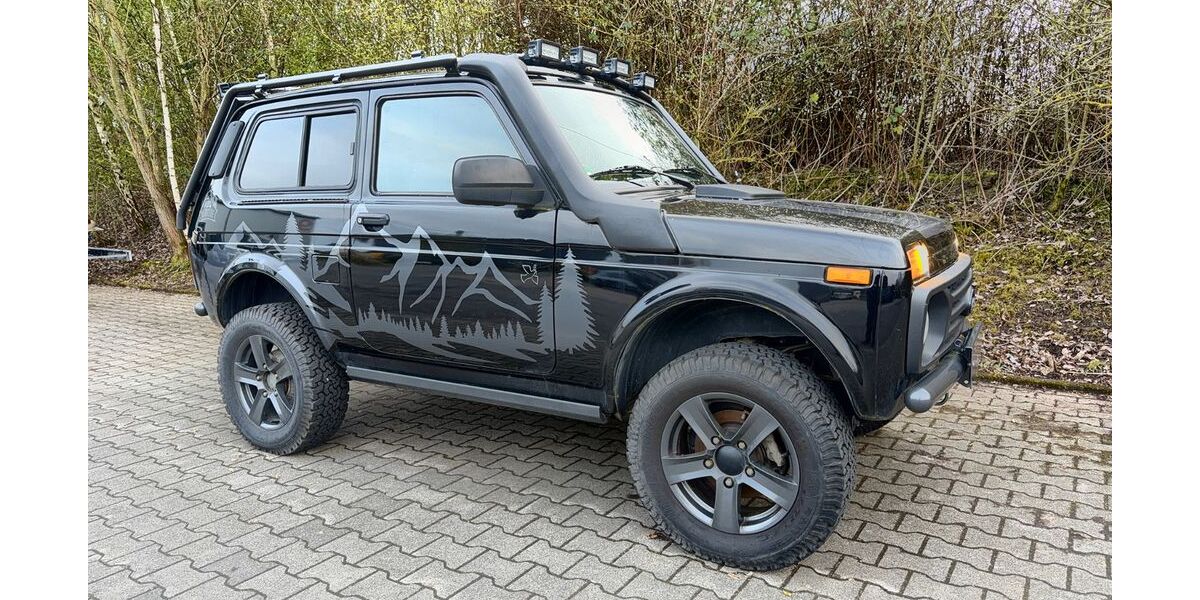 Lada Niva 9.900 km 28.900 &euro; Hagen 58099