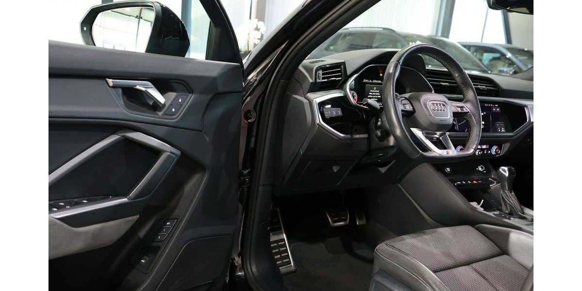 Audi Q3 40 TDI QUATTRO S-LINE SPORT BLACK MATRIX-LED 172.000 km 27.333 &euro; Hamm 59077