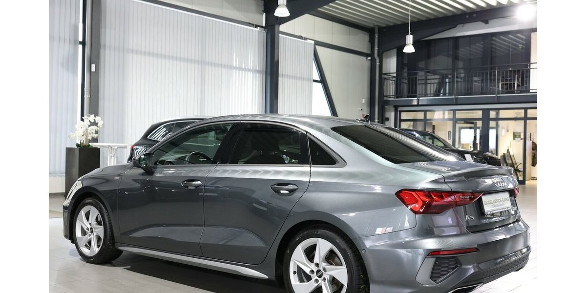 Audi A3 LIMOUSINE 30 TFSI S-LINE MATRIX, VOLL-LEDER 60.000 km 24.777 &euro; Hamm 59077