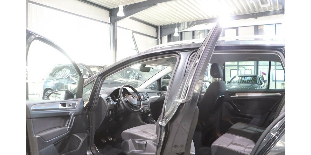 VW Golf Sportsvan 1.4 TSI ALLSTAR / XENON, NAVI-DM 119.000 km 11.444 &euro; Hamm 59077