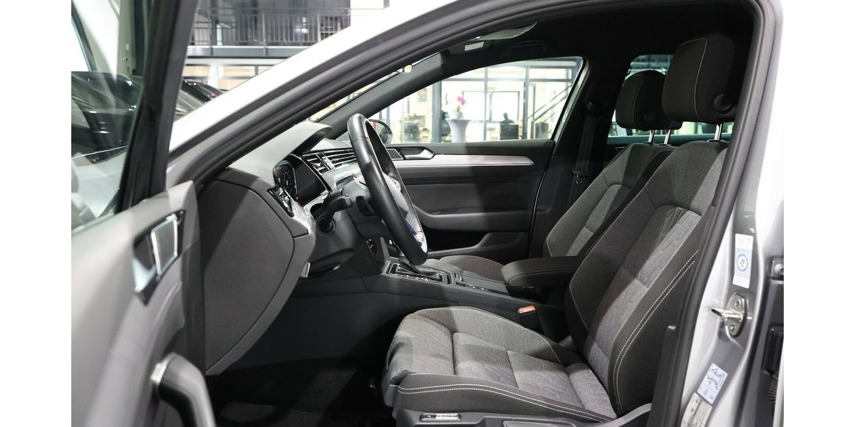 VW Passat Variant GTE DSG IQ BUSINESS R-LINE SPORT 86.000 km 24.600 &euro; Hamm 59077