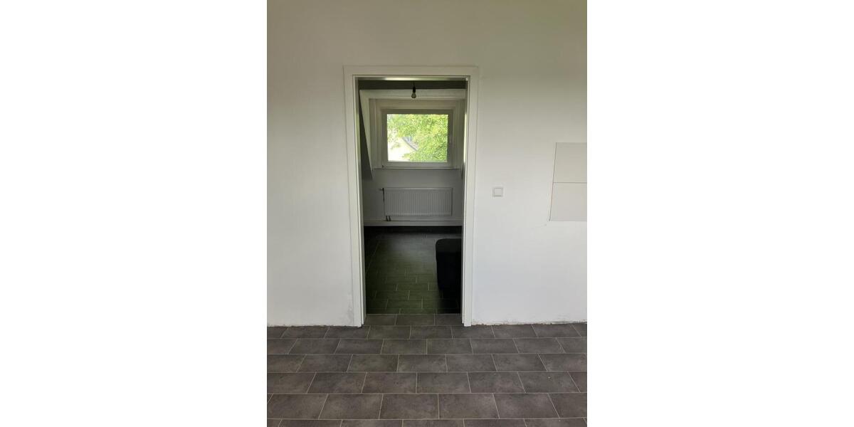 Dachgeschoßwohnung Lünen Brambauer - 2.5 Zimmer, 43 m&sup2;, 326&euro; | Angebot:26568685