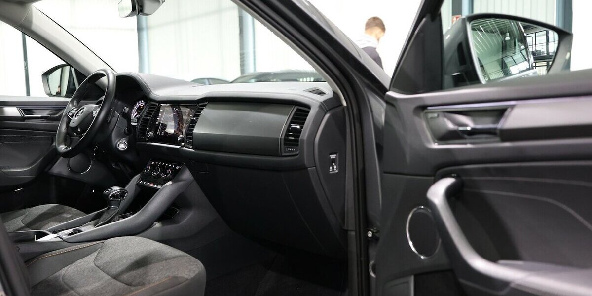 Skoda Kodiaq 2.0 TDI DSG 4x4 CLEVER / 7-SITZER, MATRIX 135.000 km 28.777 &euro; Hamm 59077