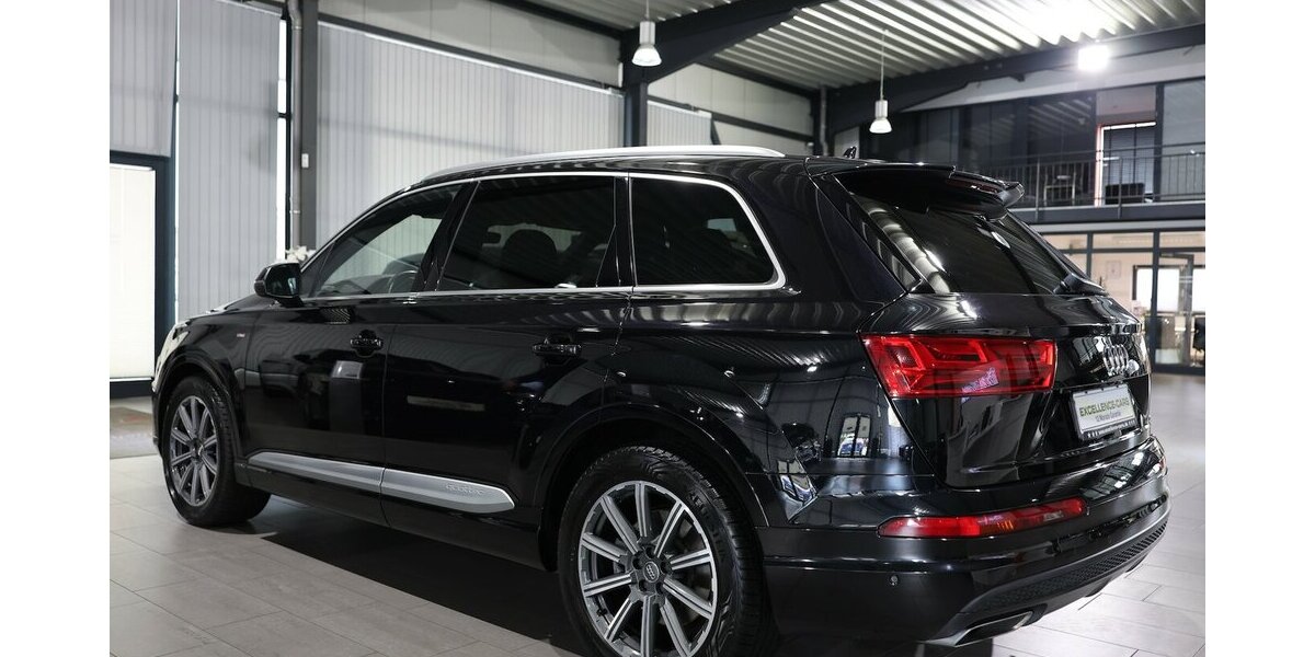 Audi Q7 3.0 TDI Q S-LINE / 7-SITZER / PANORAMA / LUFT 140.000 km 33.777 &euro; Hamm 59077