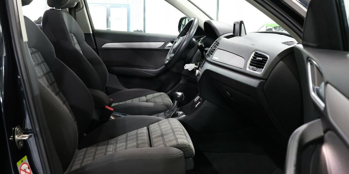 Audi Q3 2.0 TFSI QUATTRO SPORT / NAVI+KAMERA / ALLRAD 97.000 km 15.993 &euro; Hamm 59077