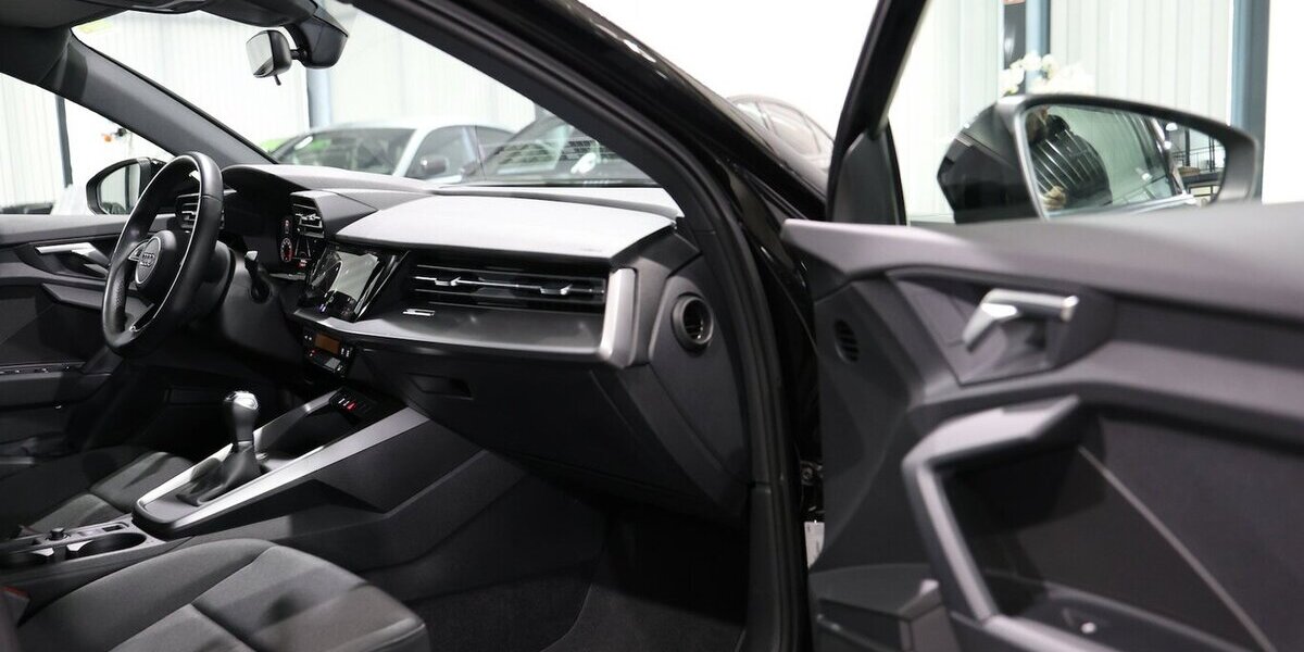 Audi A3 LIMOUSINE 35 TFSI BUSINESS BLACK LED,ACC+LANE 16.000 km 25.333 &euro; Hamm 59077