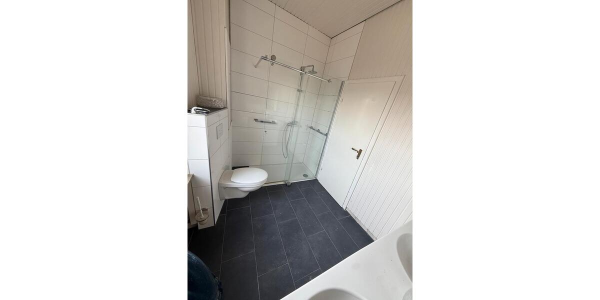 Erdgeschoßwohnung Iserlohn - 4 Zimmer, 130 m&sup2;, 1.370&euro; | Angebot:25855856