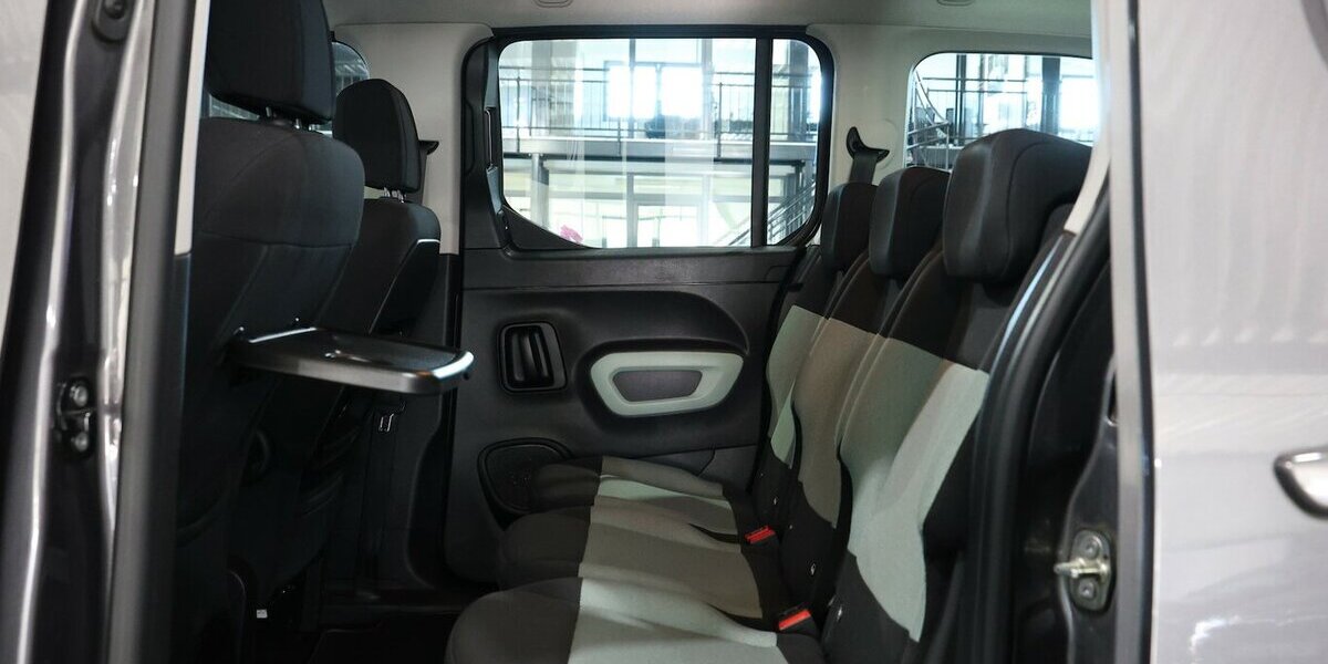 Citroen Berlingo 1.5 BLUE-HDI FEEL XL130 / 7-SITZER / 136.000 km 15.997 &euro; Hamm 59077
