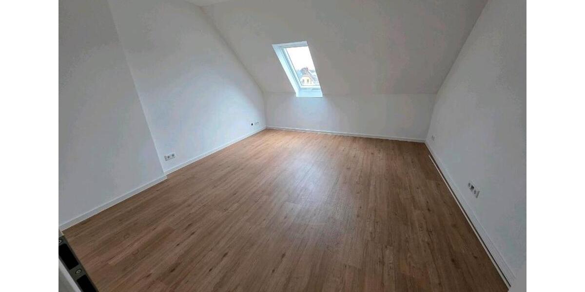 Dachgeschoßwohnung Hagen Hagen-Mitte - 4 Zimmer, 77 m&sup2;, 1.100&euro; | Angebot:26048079
