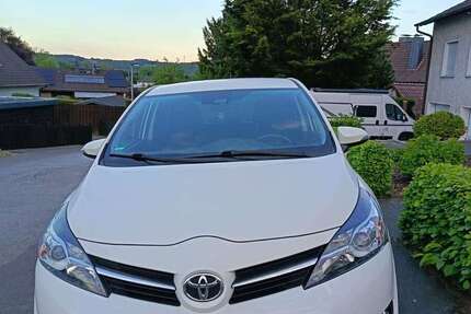 Toyota Verso 70.000 km 12.000 &euro; Menden (Sauerland), Stadt 58710