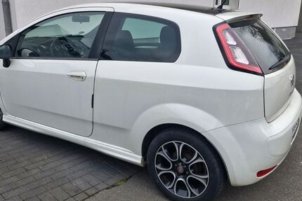 Fiat Punto 218.435 km 2.699 &euro; Iserlohn 58638