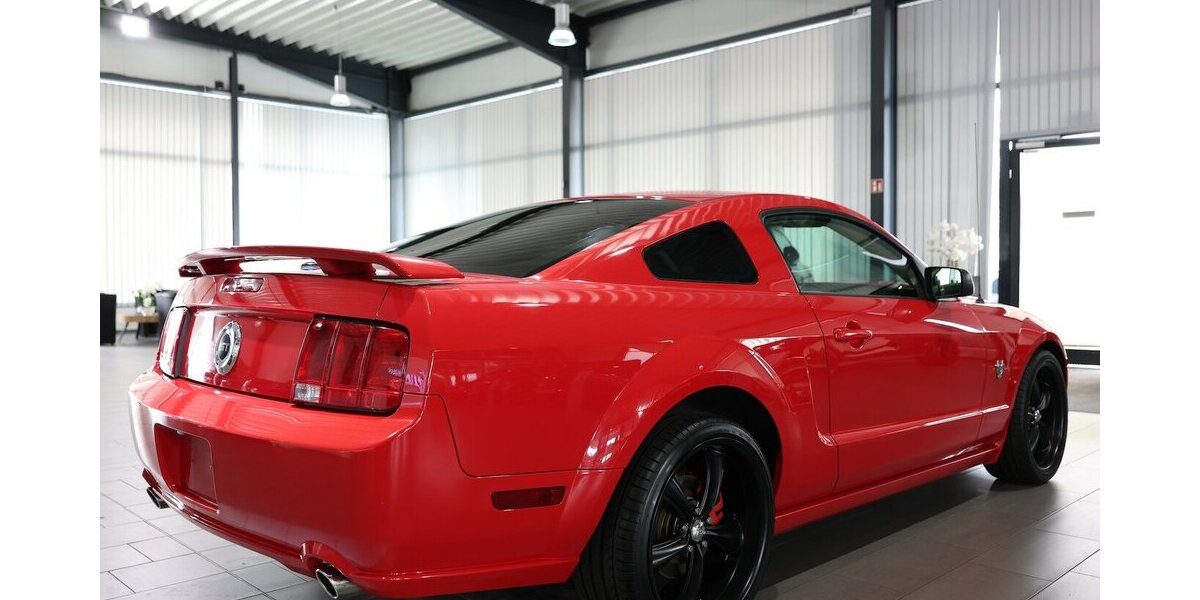 Ford Mustang COUPE 4.6 V8 GT / RED & BEIGE / LEDER 60.000 km 16.444 &euro; Hamm 59077