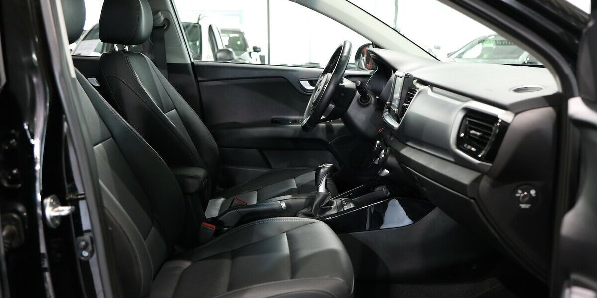 Kia Stonic 1.0 T-GDI PLATIUM-EDITION / SCHIEBEDACH / 62.000 km 14.991 &euro; Hamm 59077
