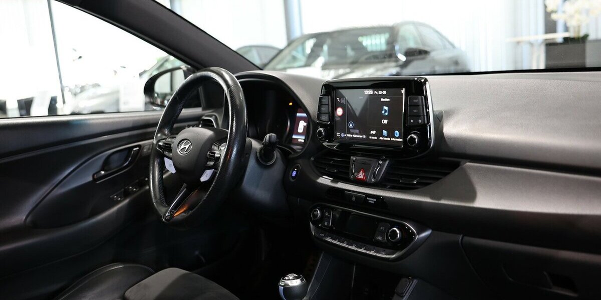 Hyundai i30 N 2.0 T-GDI N-PERFORMANCE / PANORAMA / LED 127.000 km 18.700 &euro; Hamm 59077