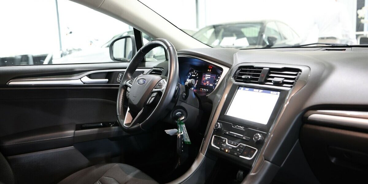 Ford Mondeo Tunier 2.0 EB BUSINESS EDITION / LED / 99.000 km 15.881 &euro; Hamm 59077