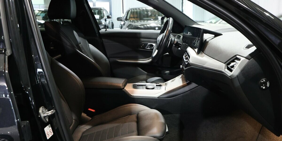 BMW 318d Touring SHADOW SPORT CURVED+NAVI,LEDER,LED 74.000 km 28.993 &euro; Hamm 59077