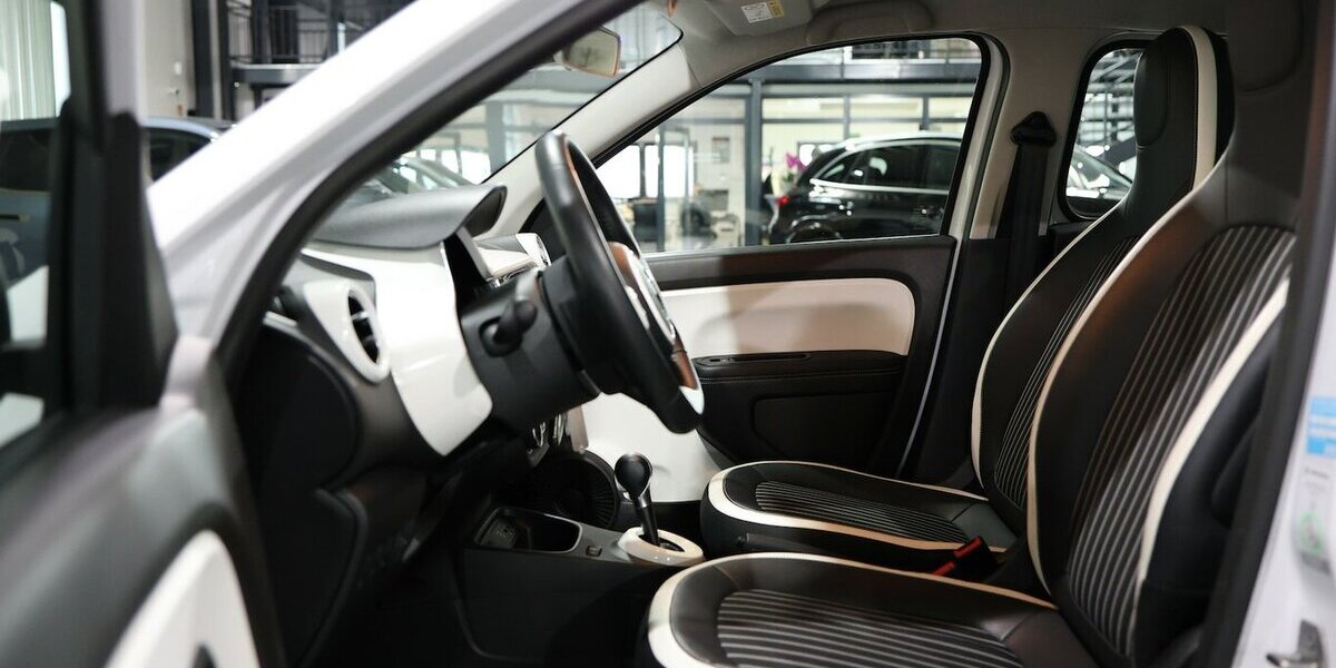 Renault Twingo INTENS ELECTRIC SPURHALTE, LEDER, KAMERA 13.000 km 13.400 &euro; Hamm 59077
